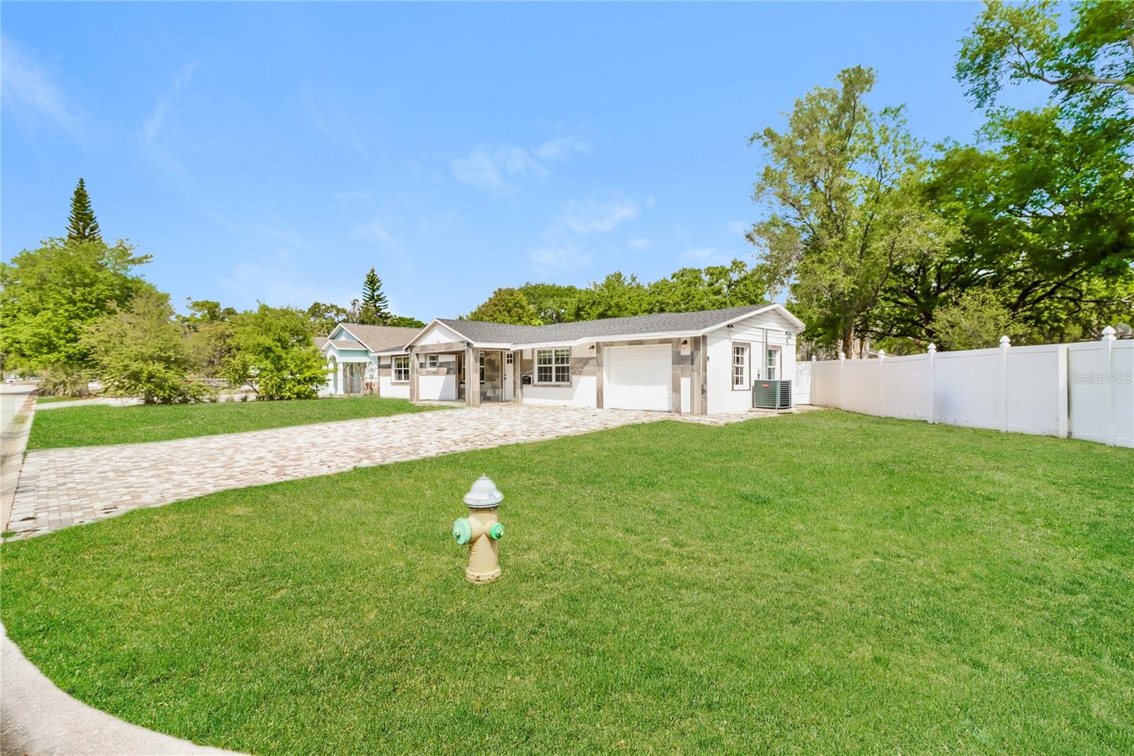 Image 3 of 21 For 3147 36th Avenue N