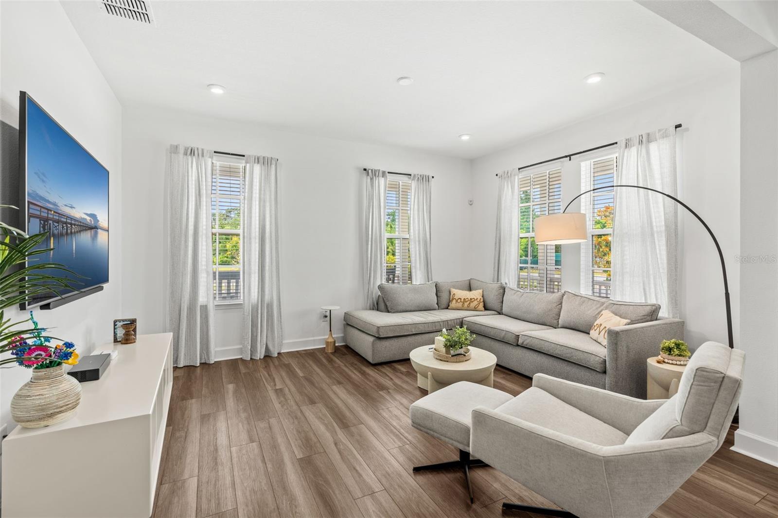 Image 20 of 56 For 1851 Coastal Court