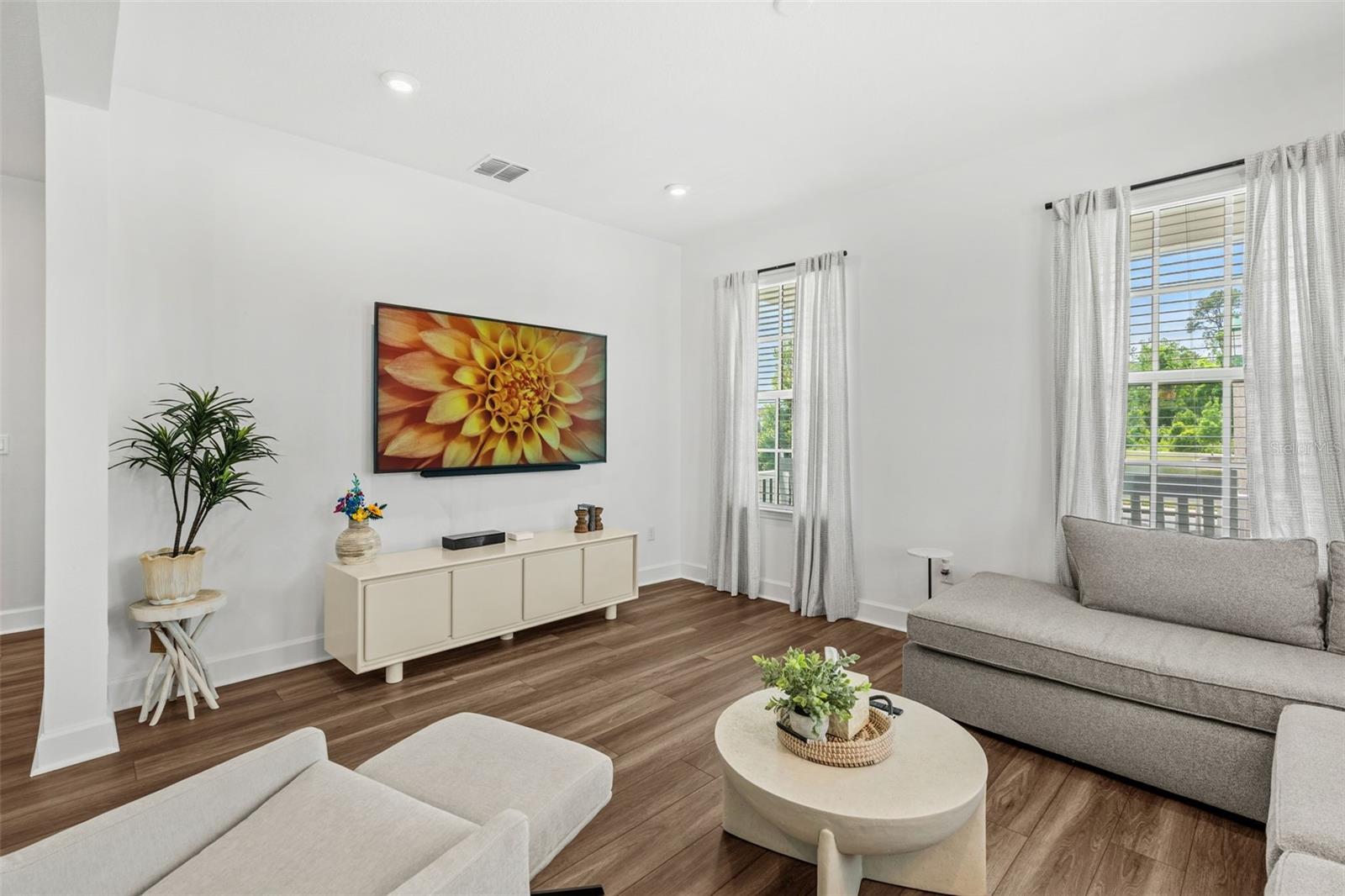 Image 21 of 56 For 1851 Coastal Court