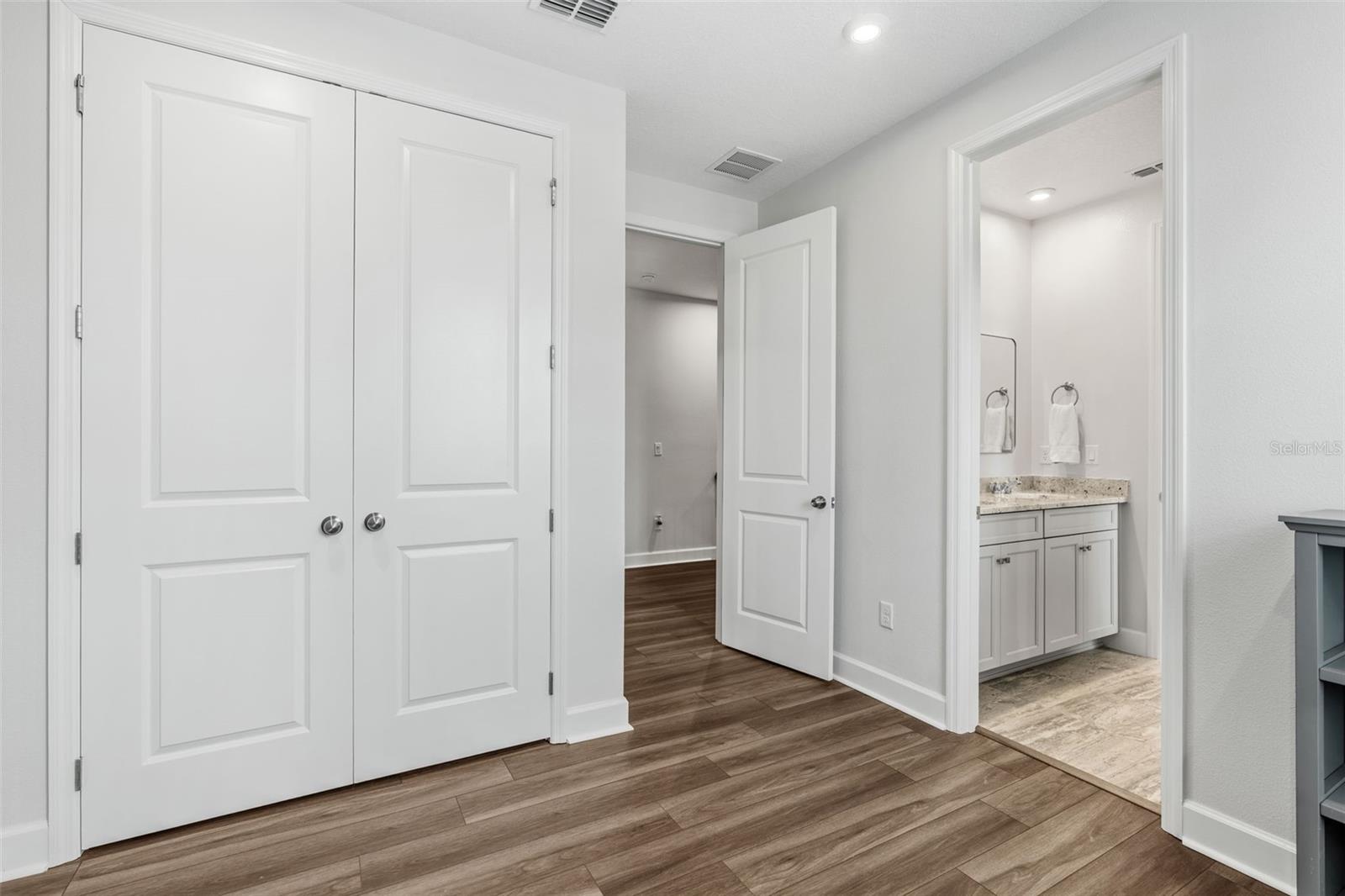 Image 29 of 56 For 1851 Coastal Court