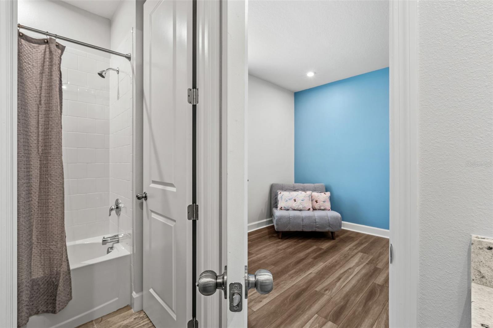 Image 31 of 56 For 1851 Coastal Court