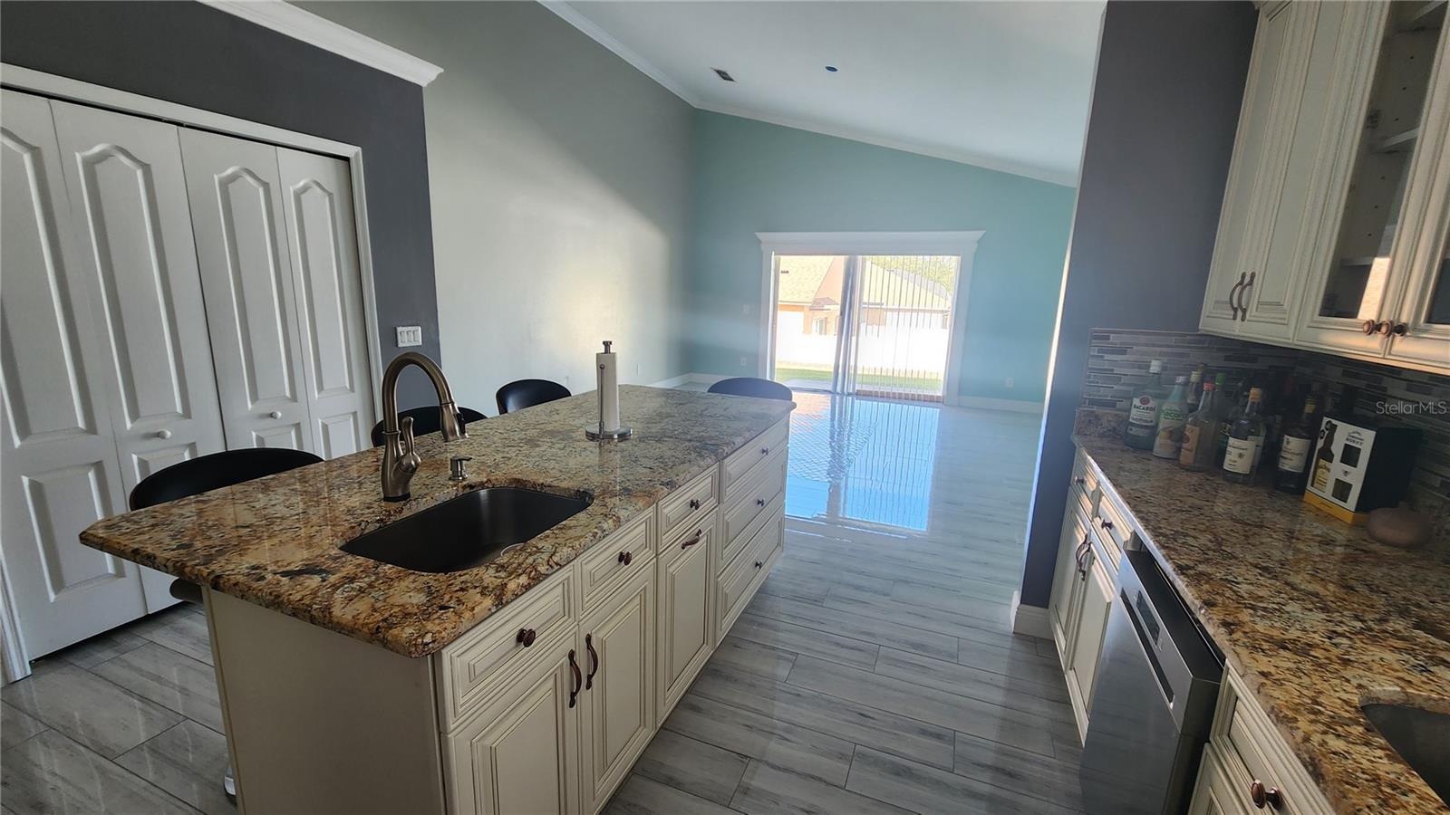 Listing photo id 8 for 7809 Rex Hill Trail