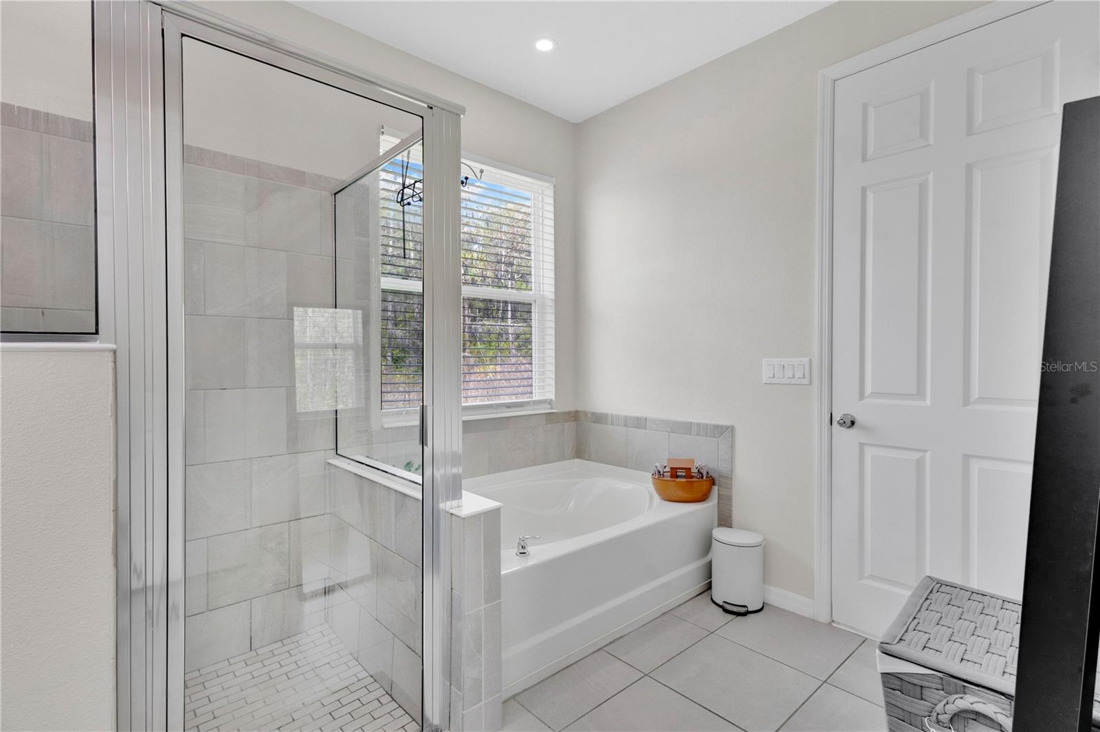 Image 15 of 39 For 2436 Varenna Loop