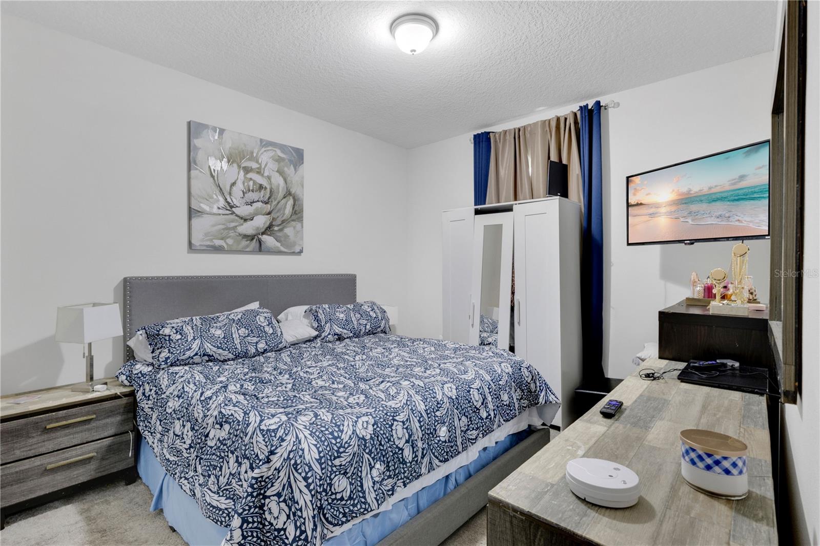 Image 17 of 39 For 2436 Varenna Loop