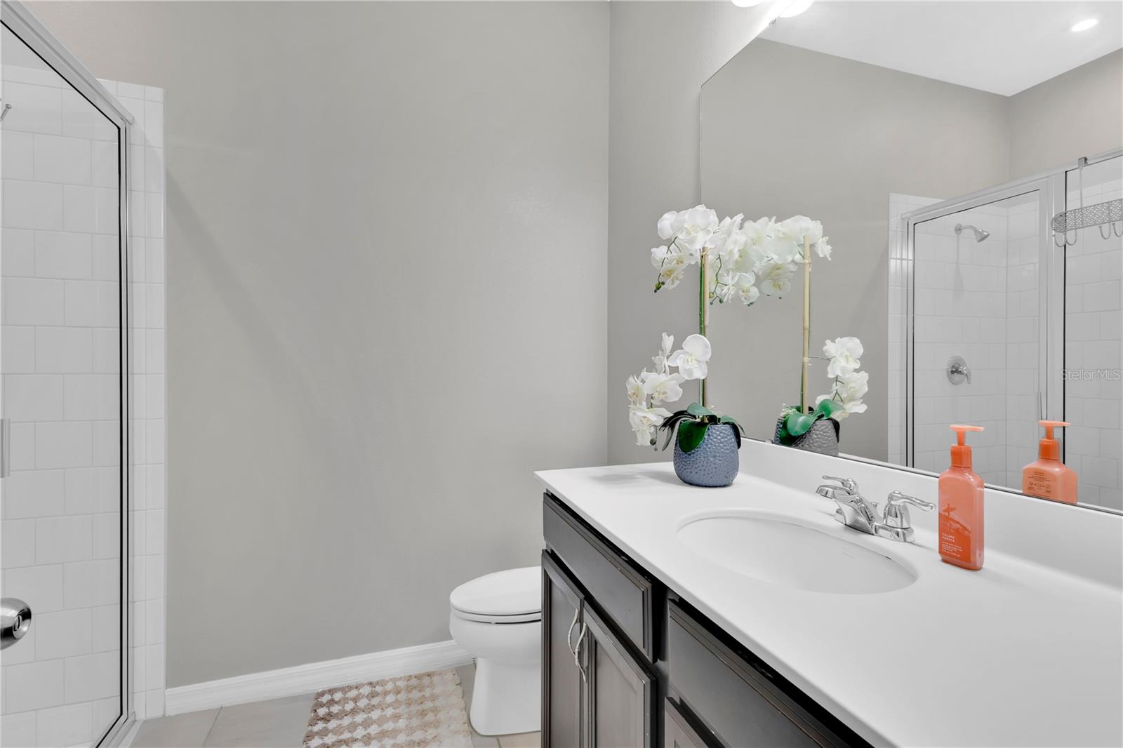 Image 18 of 39 For 2436 Varenna Loop