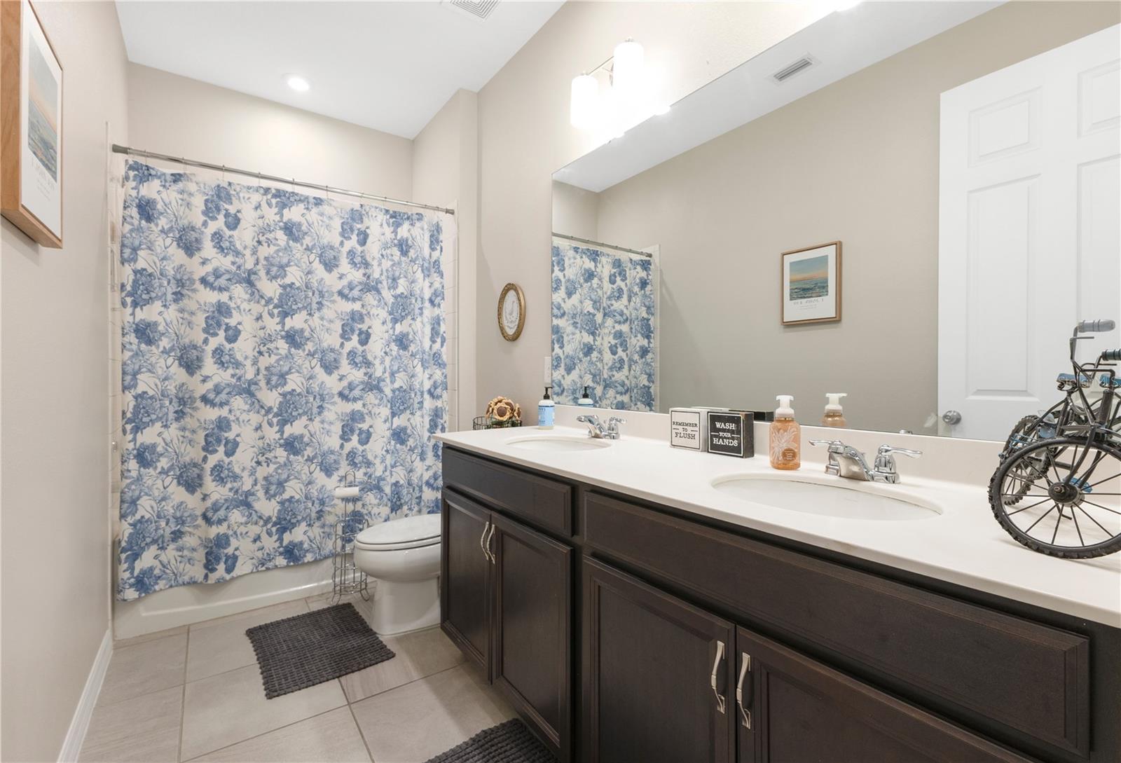 Image 21 of 39 For 2436 Varenna Loop