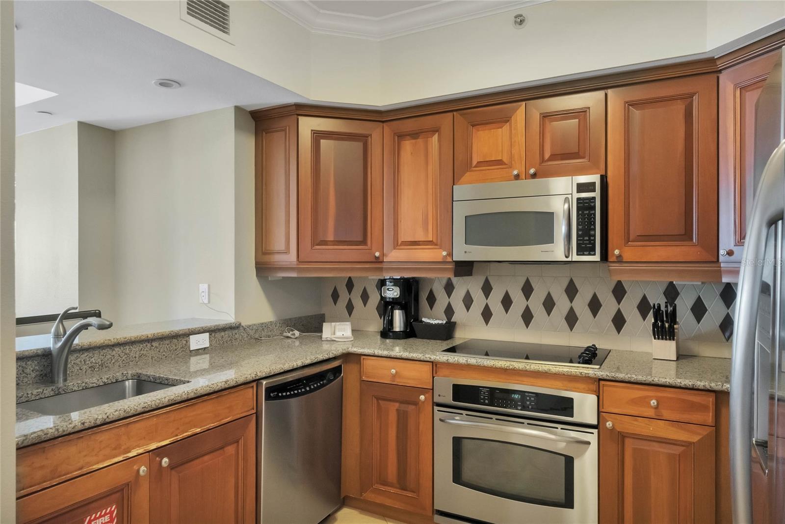 Image 9 of 35 For 7593 Gathering Drive 206