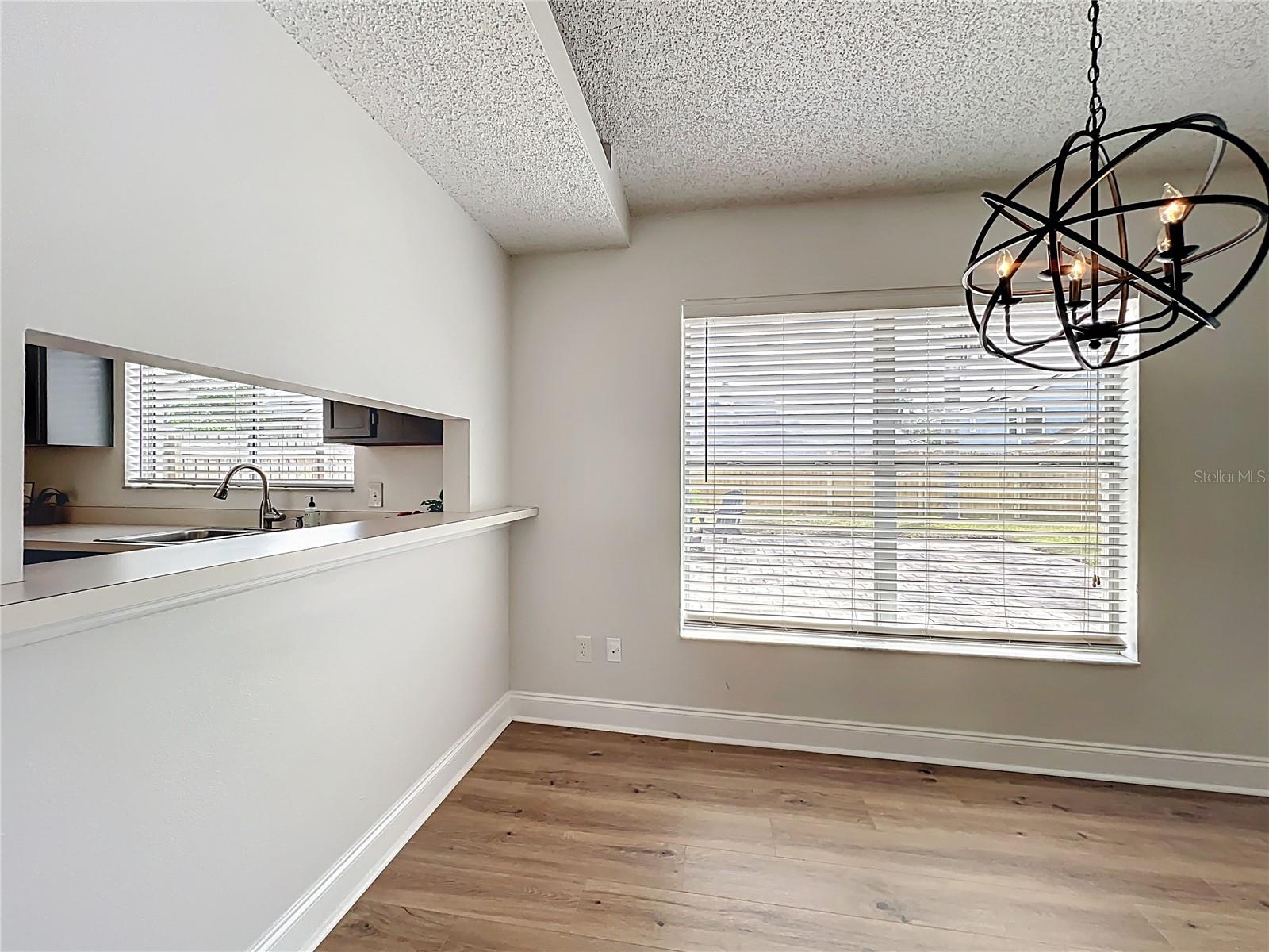 Listing photo id 10 for 1433 Pon Pon Court