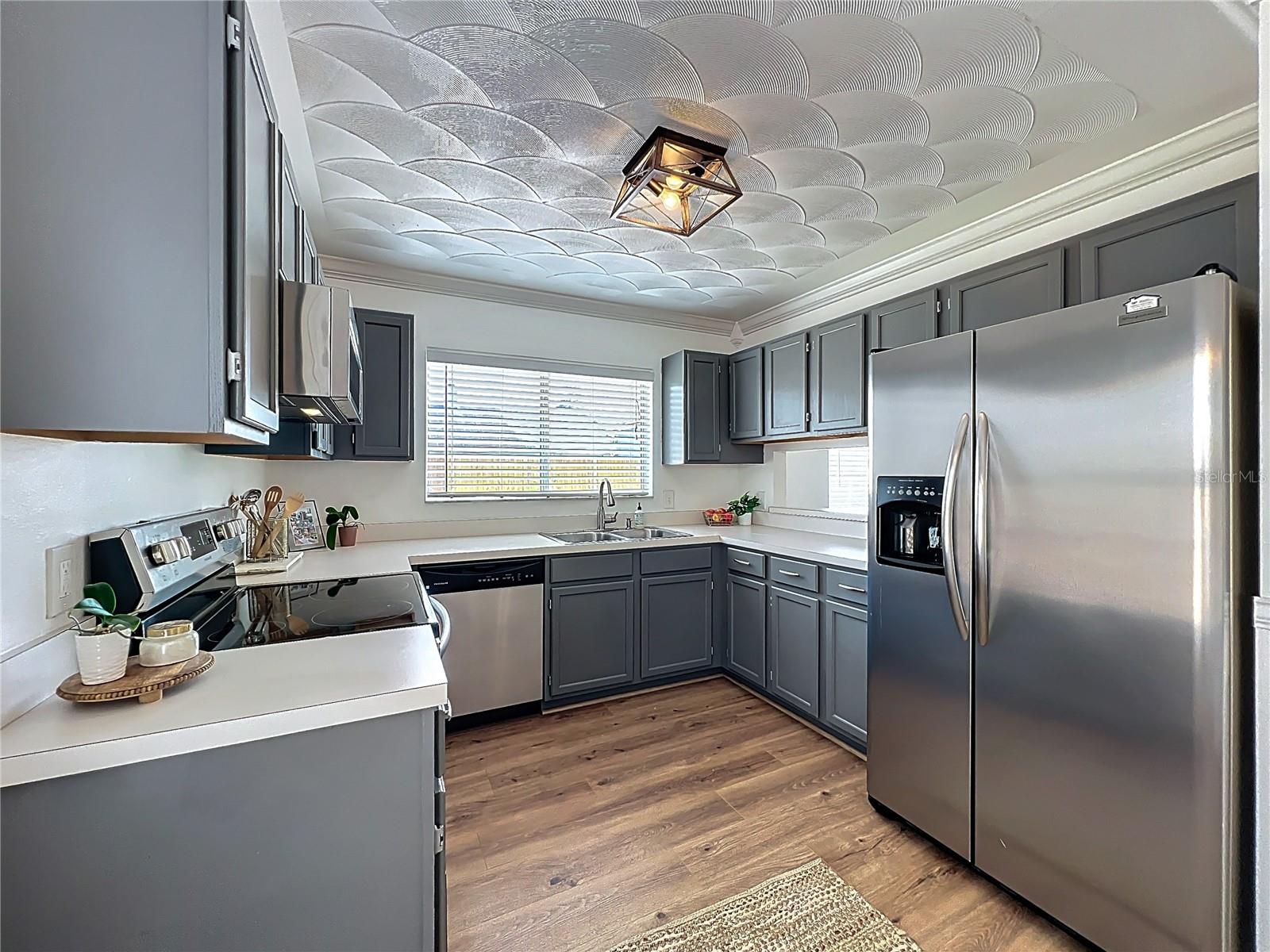 Listing photo id 13 for 1433 Pon Pon Court