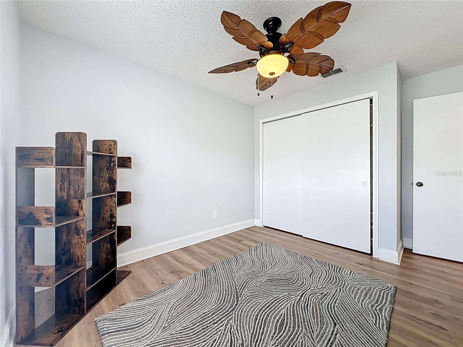 Listing photo id 21 for 1433 Pon Pon Court