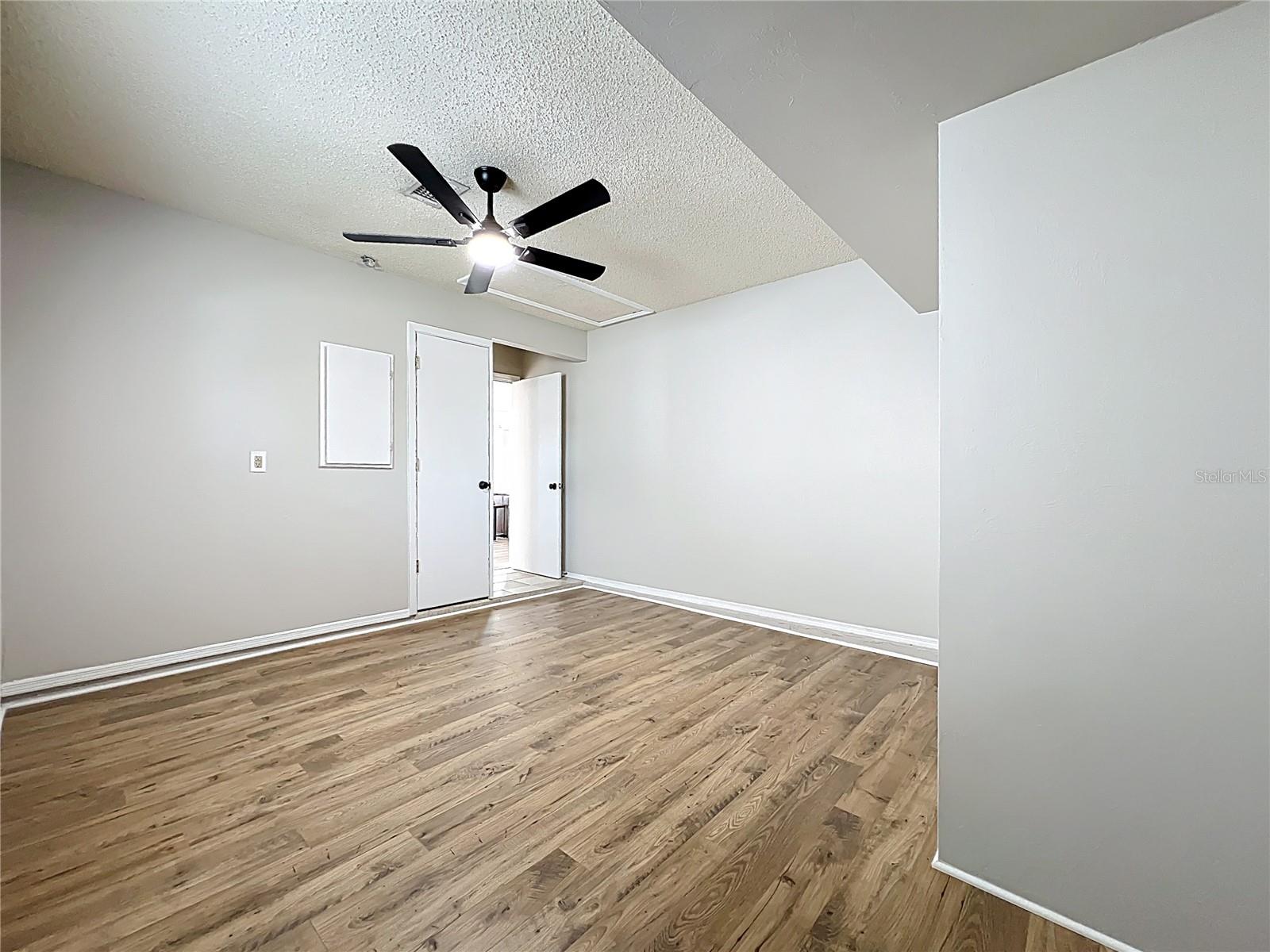 Listing photo id 23 for 1433 Pon Pon Court