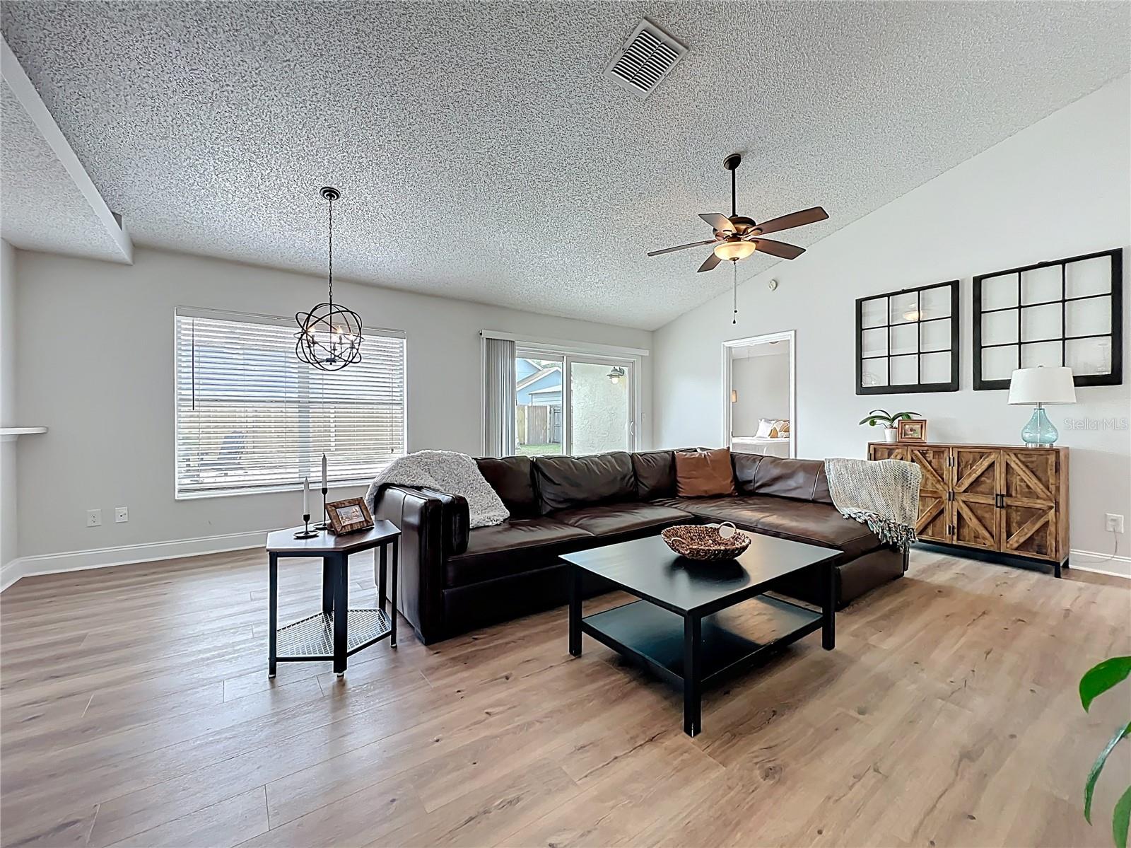 Listing photo id 4 for 1433 Pon Pon Court