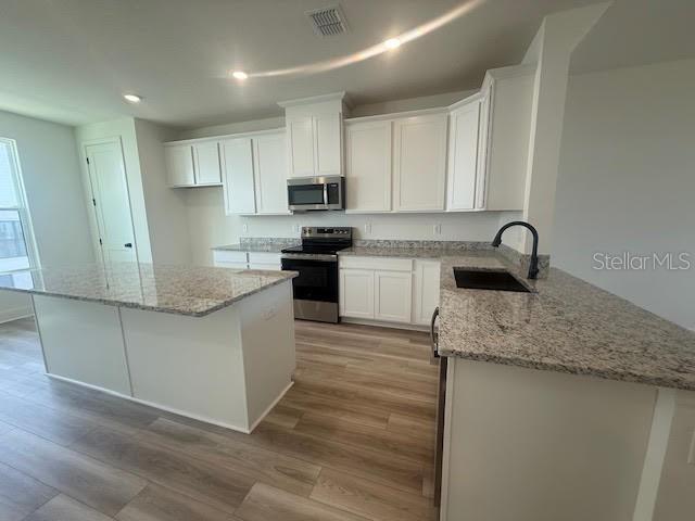 Image 4 of 10 For 15220 Groveside Road