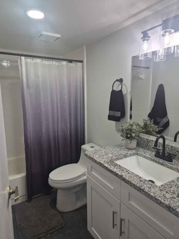 Image 16 of 27 For 1055 Kensington Park Drive 409