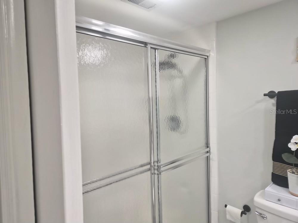 Image 18 of 27 For 1055 Kensington Park Drive 409