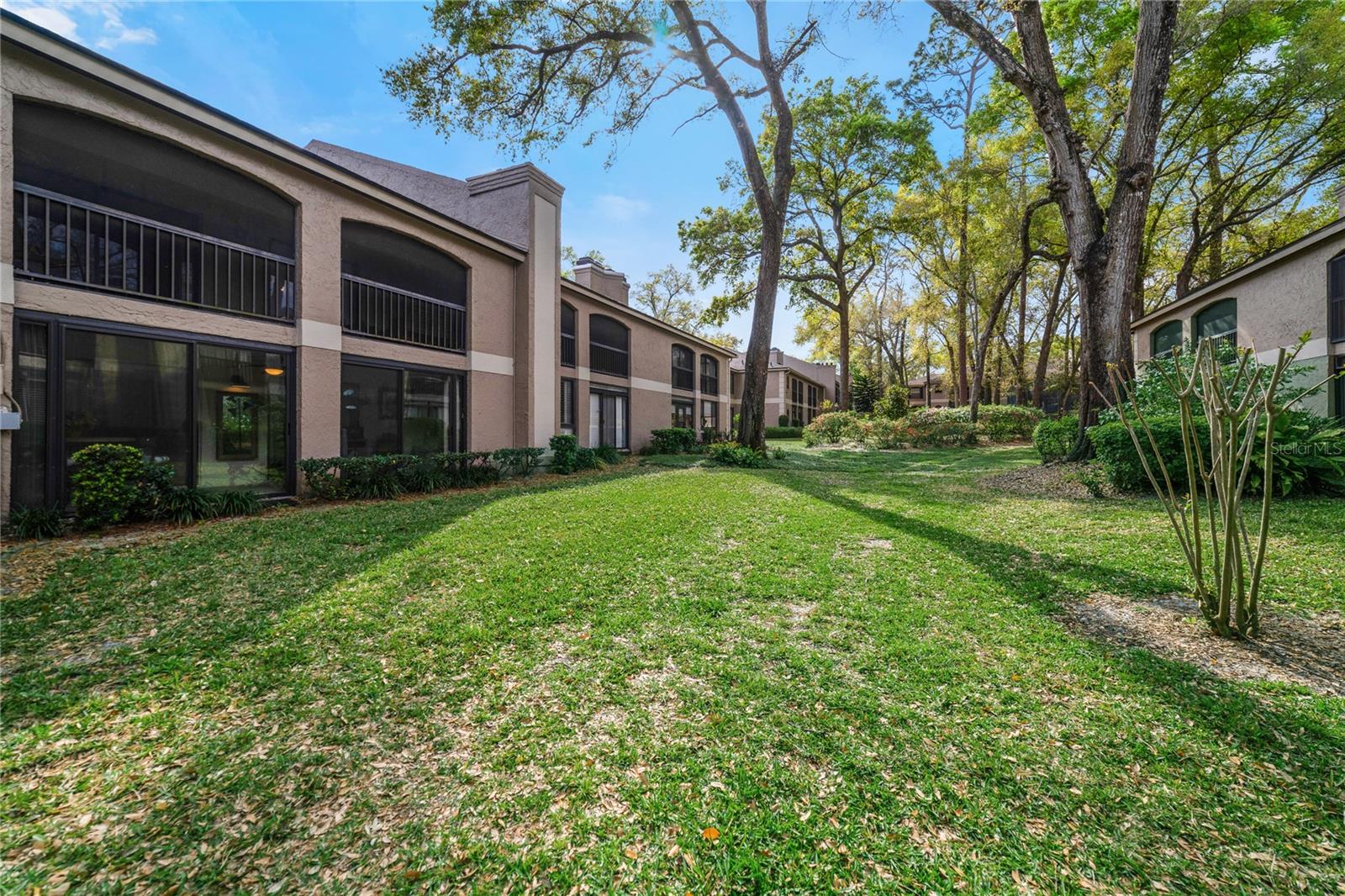 Image 22 of 27 For 1055 Kensington Park Drive 409