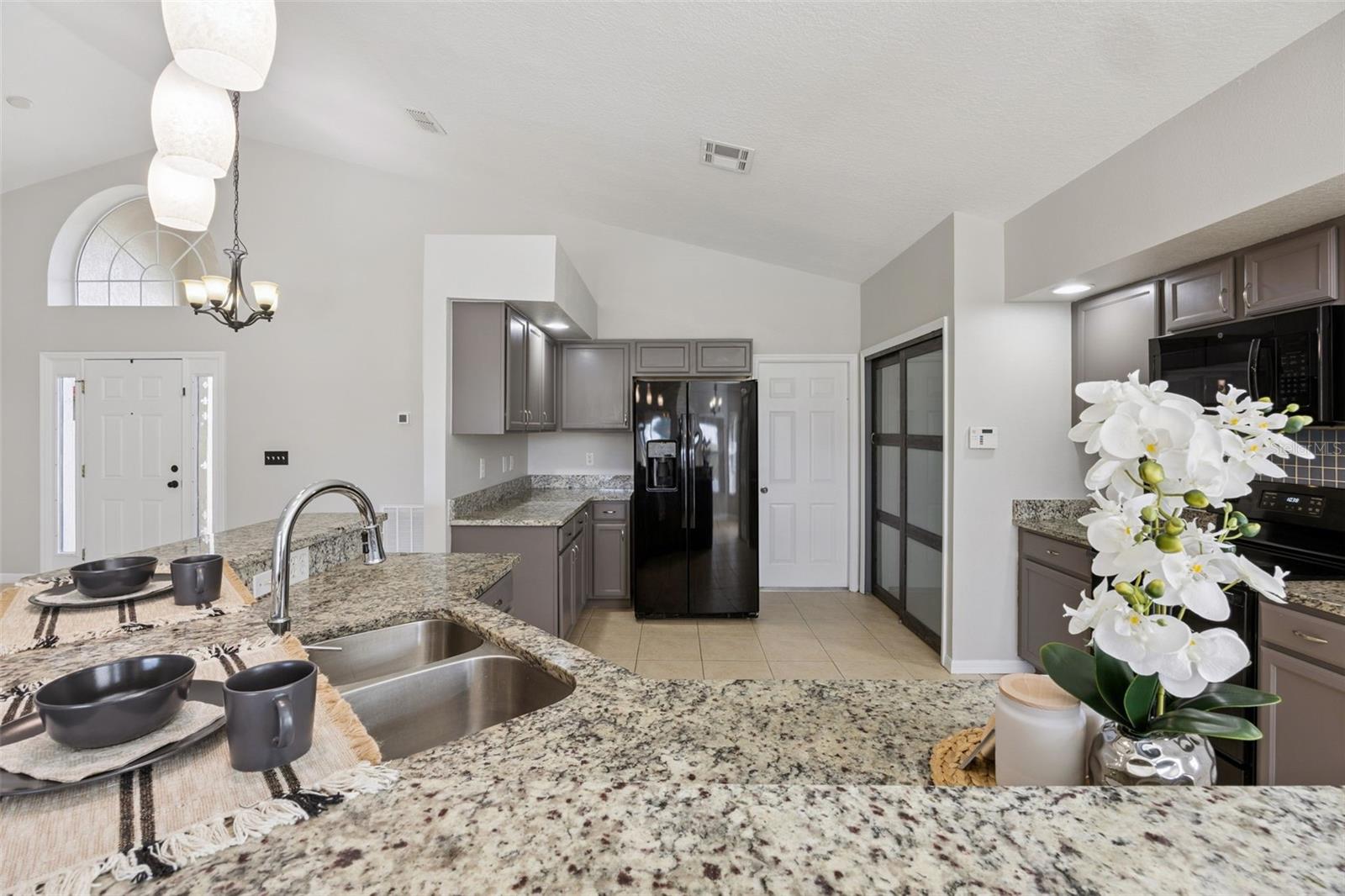 Image 14 of 43 For 539 Knightsbridge Circle