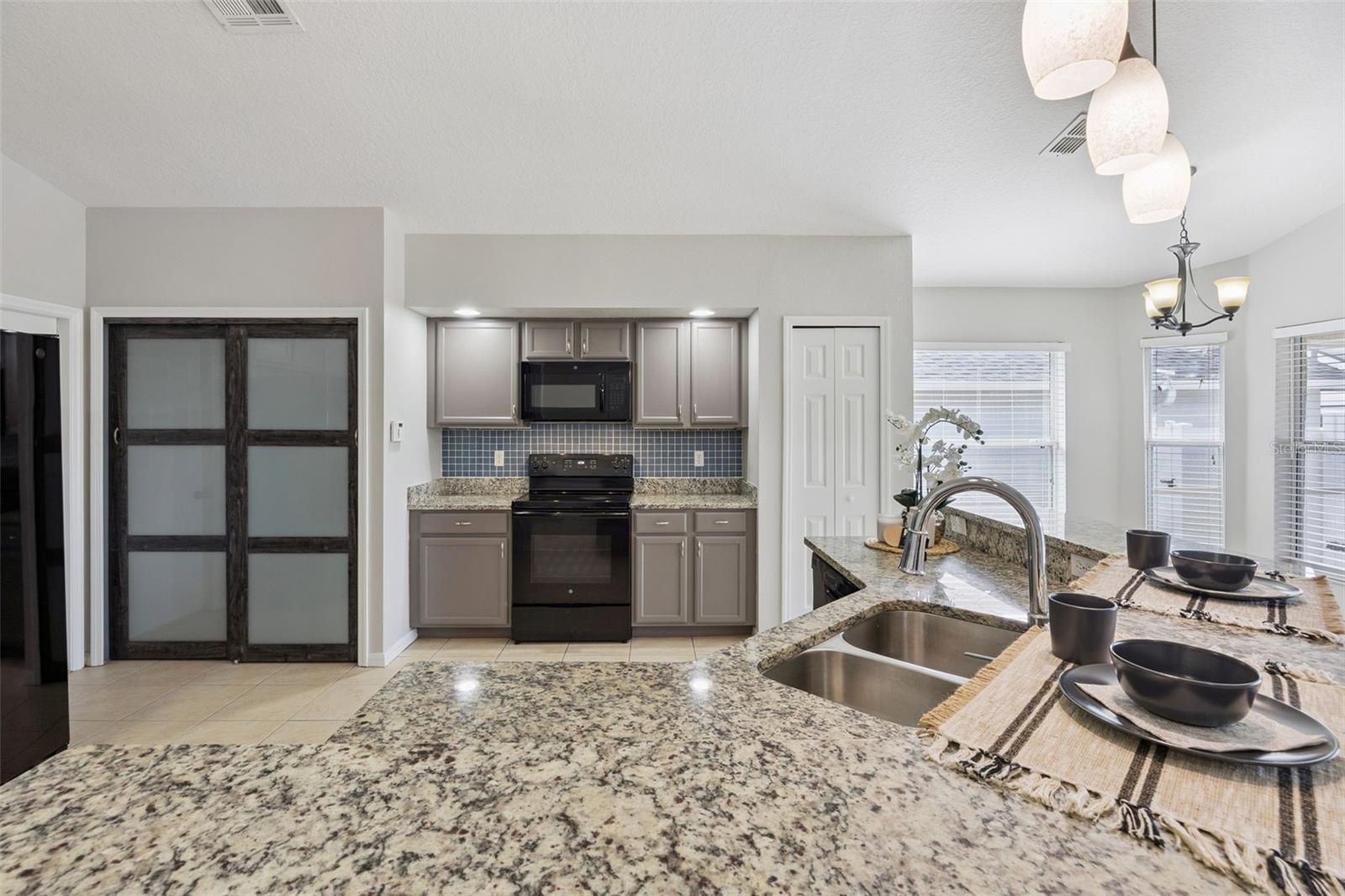 Image 16 of 43 For 539 Knightsbridge Circle