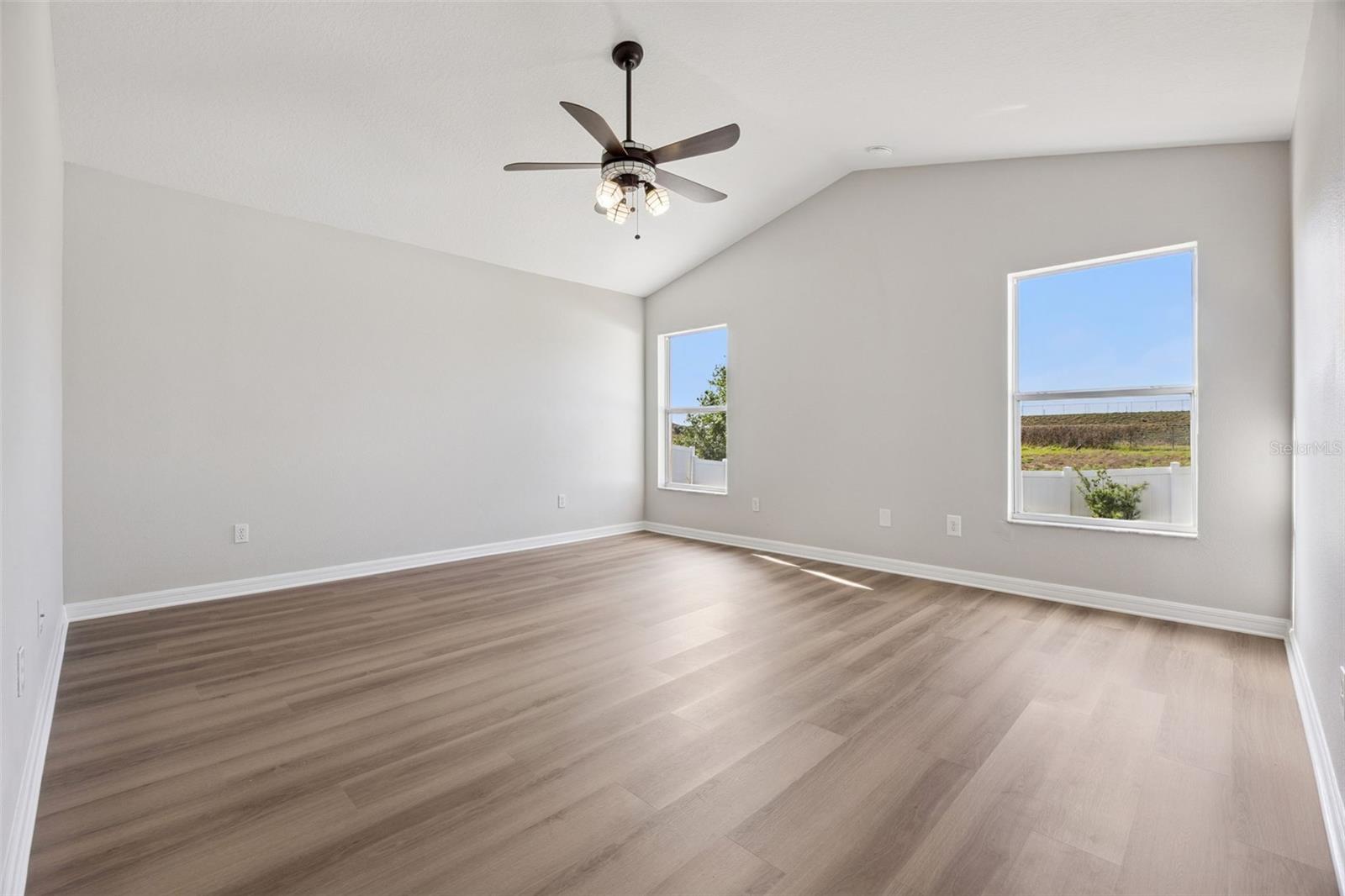 Image 20 of 43 For 539 Knightsbridge Circle