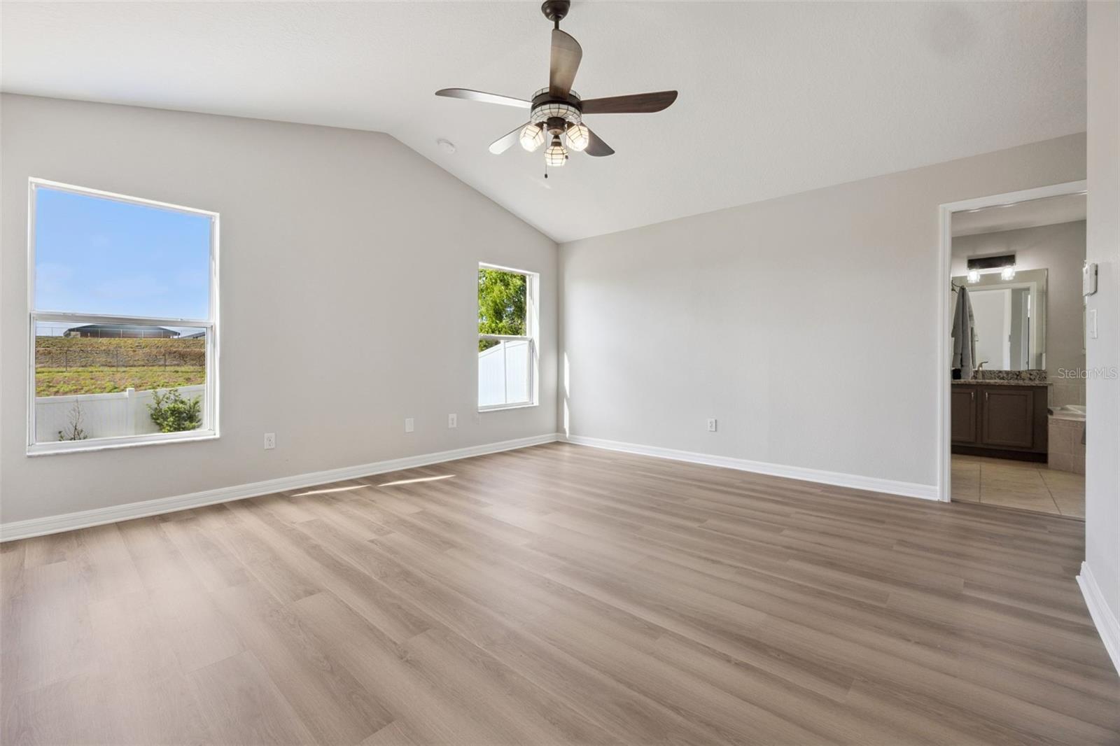 Image 21 of 43 For 539 Knightsbridge Circle