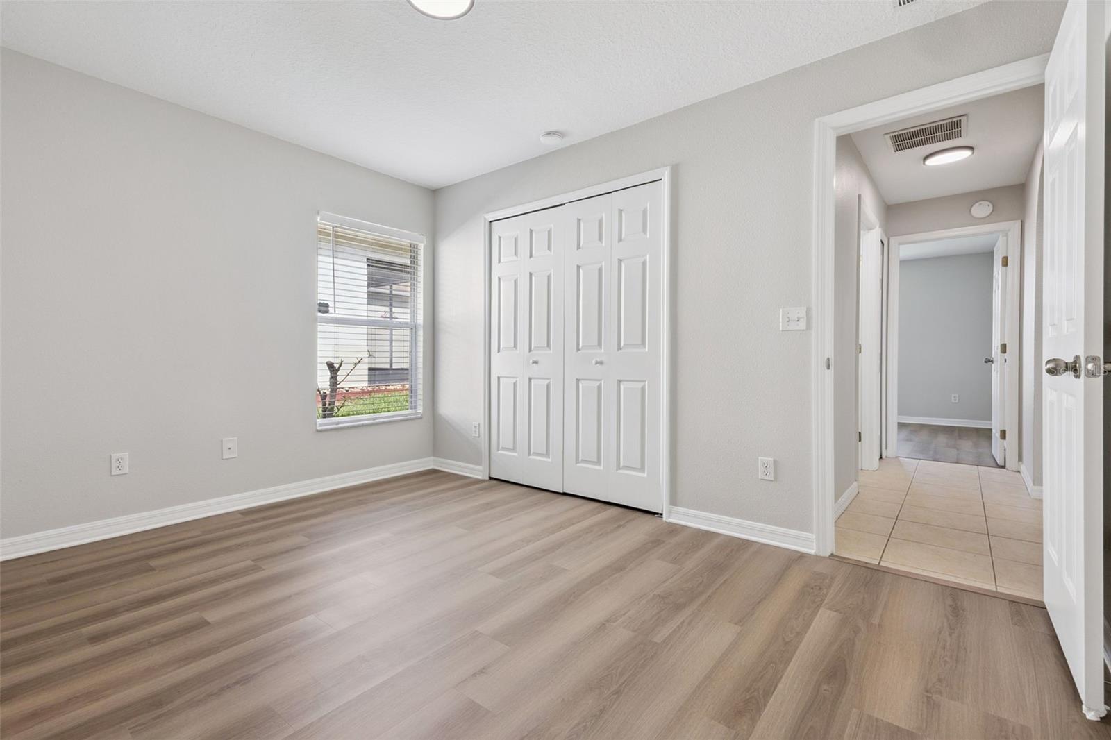 Image 23 of 43 For 539 Knightsbridge Circle