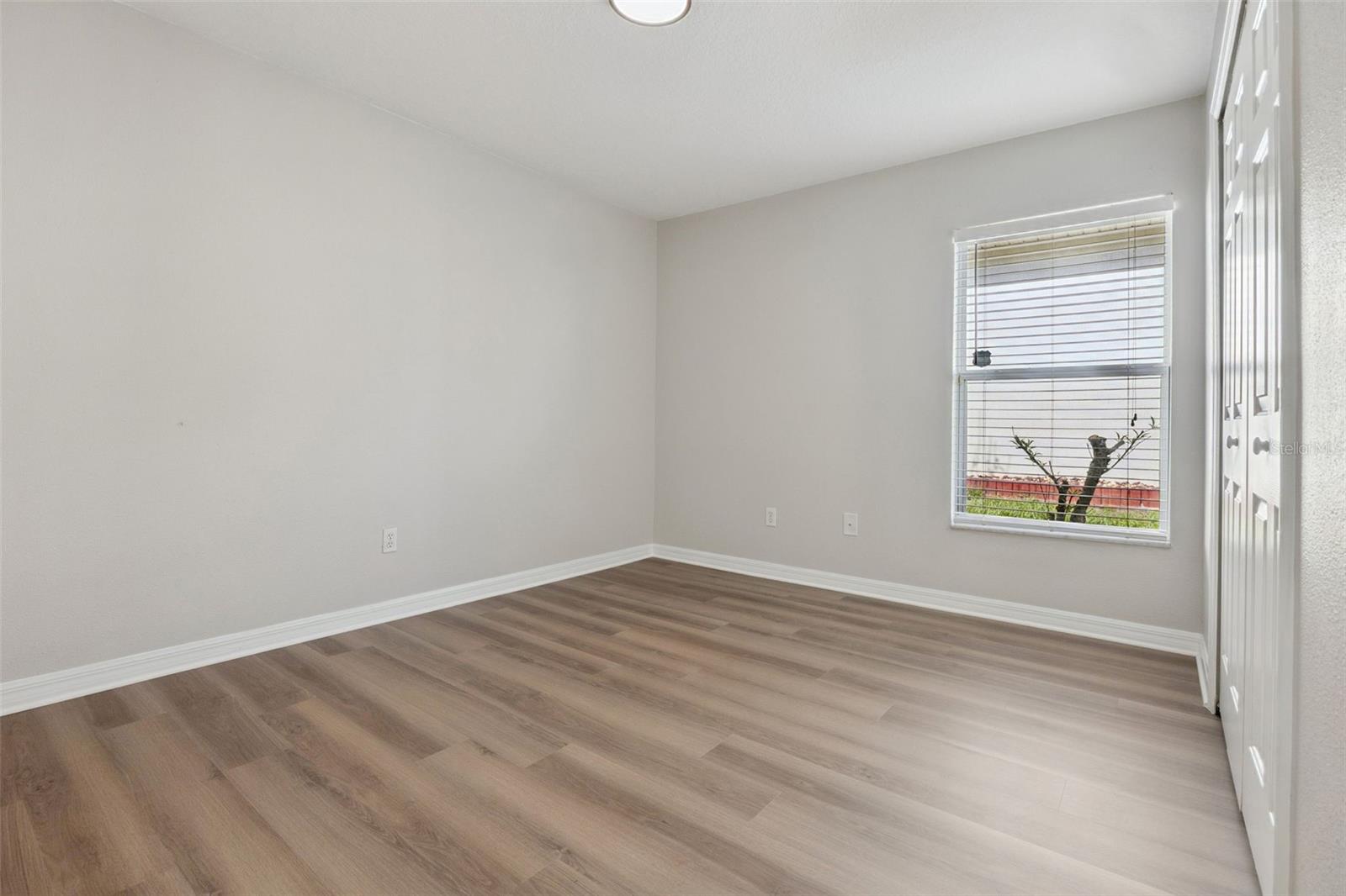 Image 26 of 43 For 539 Knightsbridge Circle