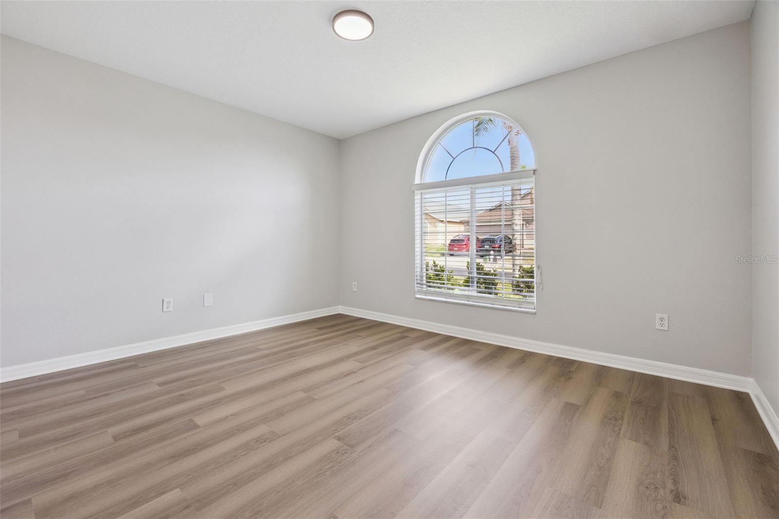 Image 27 of 43 For 539 Knightsbridge Circle