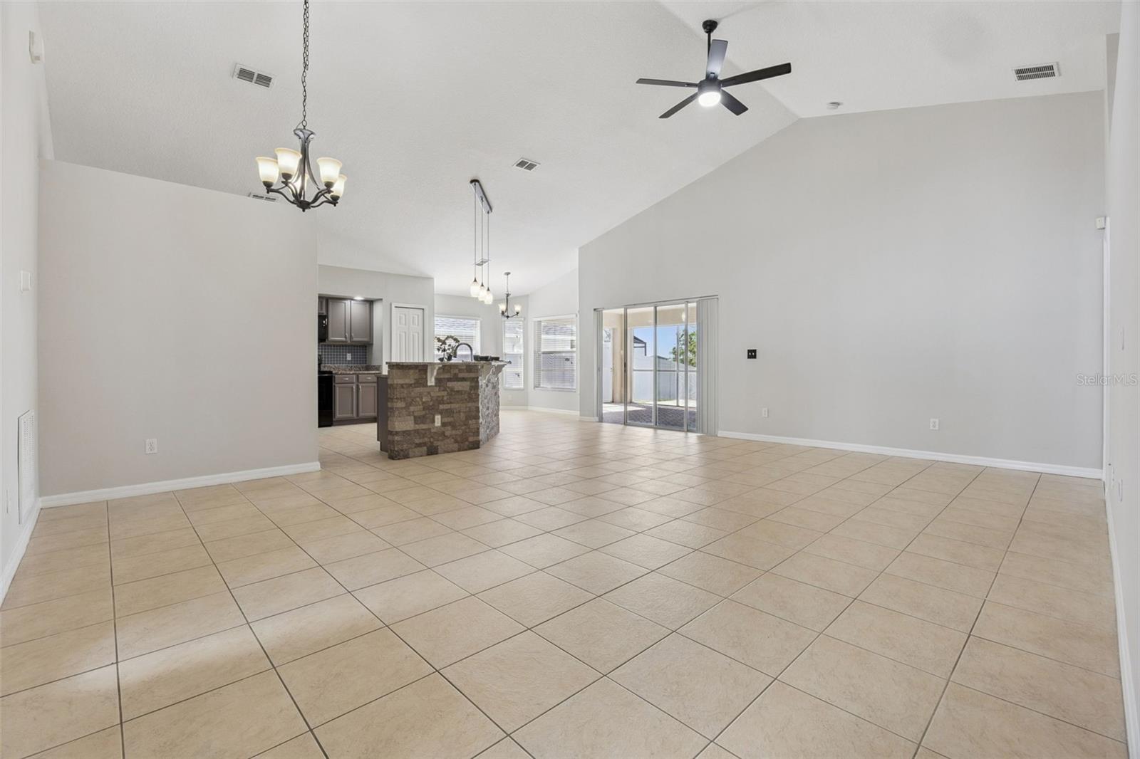 Image 7 of 43 For 539 Knightsbridge Circle