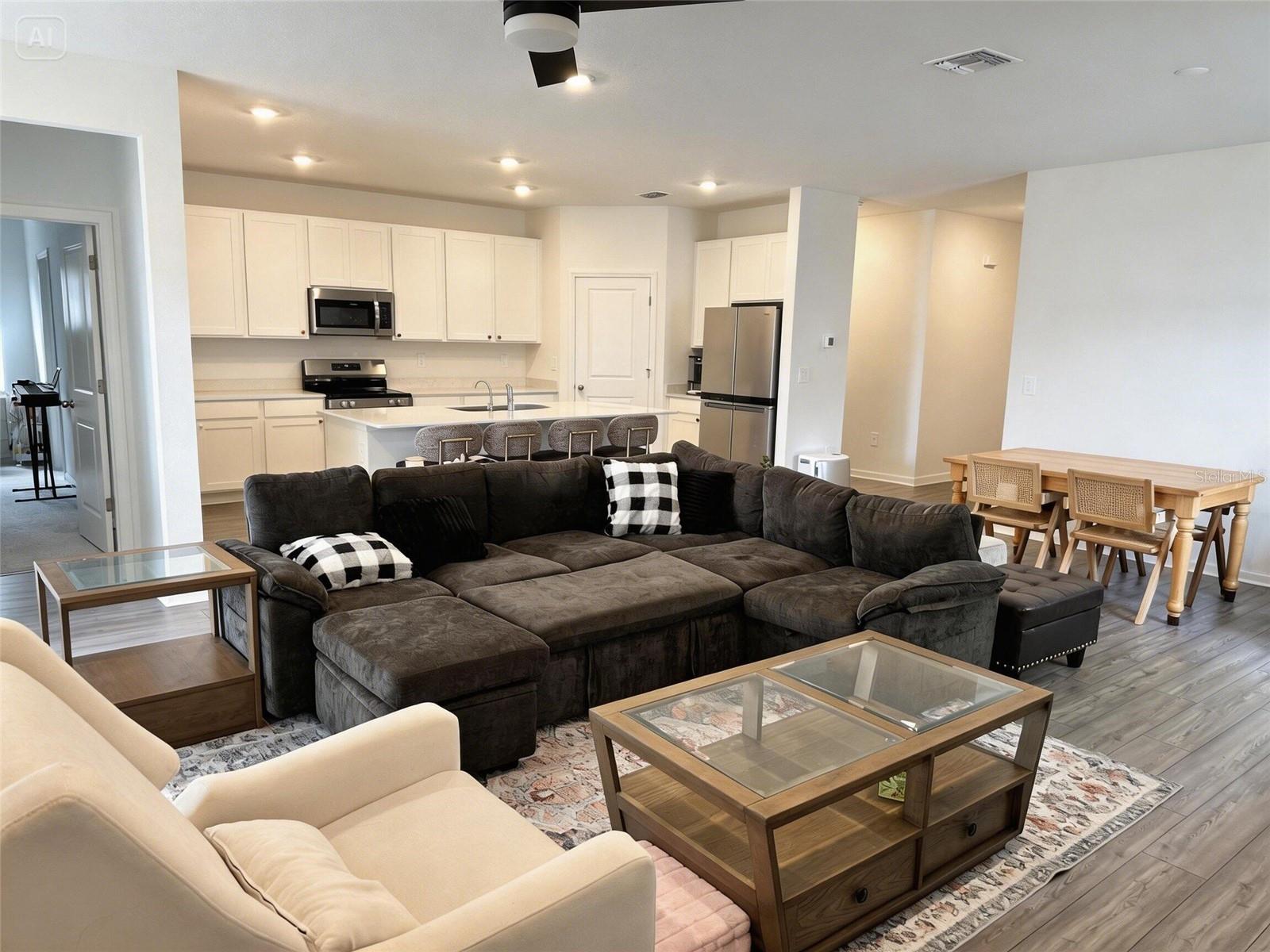 Image 8 of 38 For 4713 83rd Loop