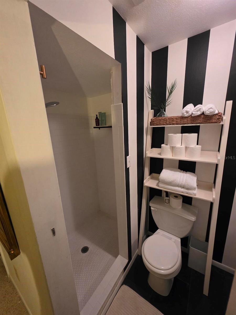 Image 11 of 34 For 4718 Crystal Avenue