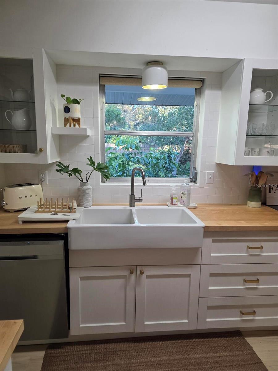 Image 9 of 34 For 4718 Crystal Avenue