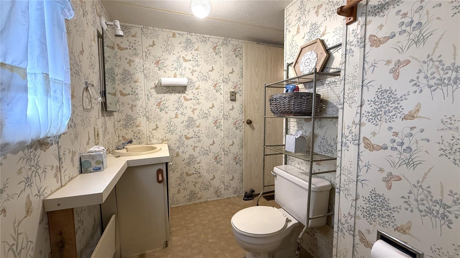 Image 15 of 20 For 28520 Holly Avenue