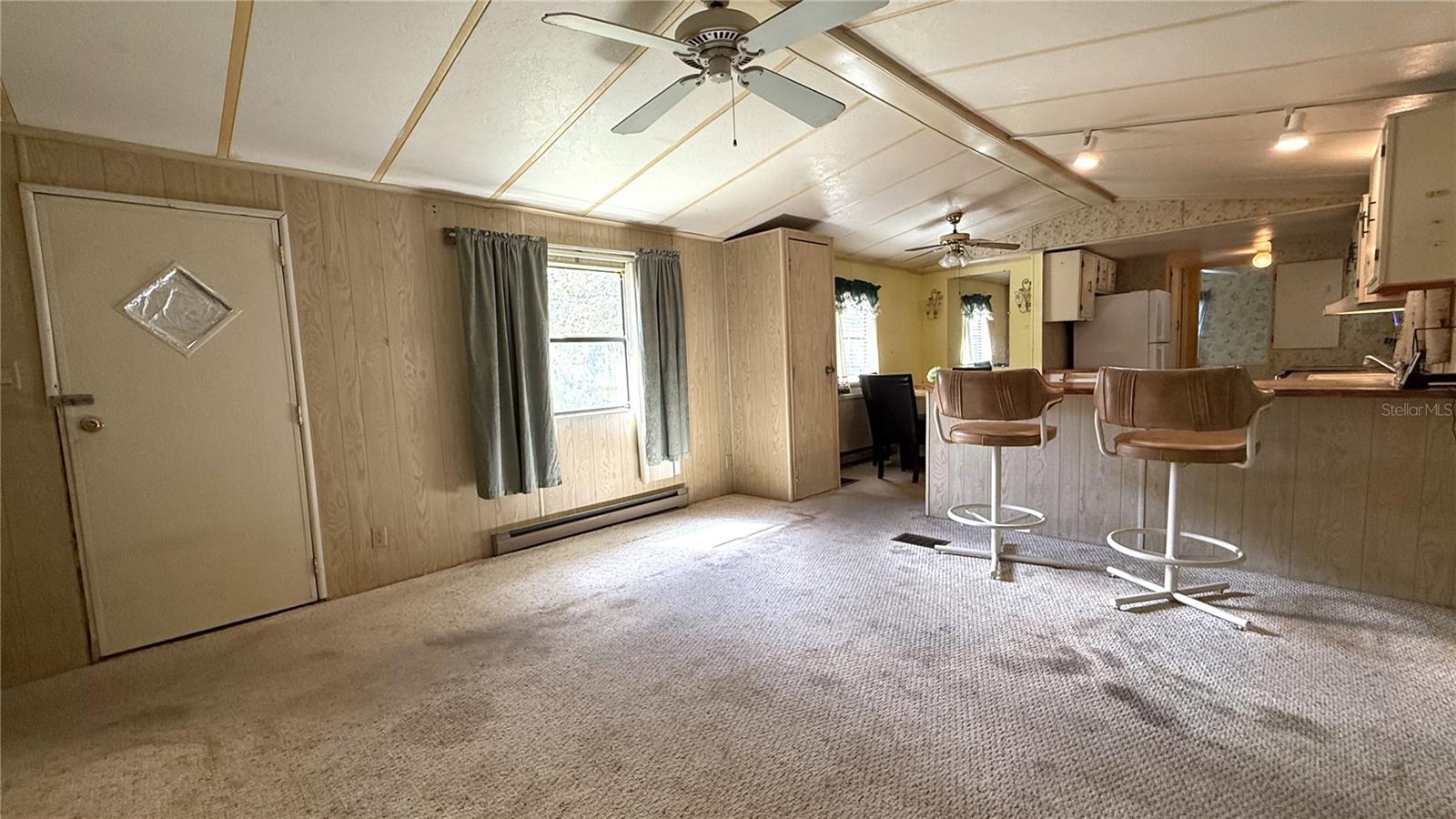 Image 6 of 20 For 28520 Holly Avenue