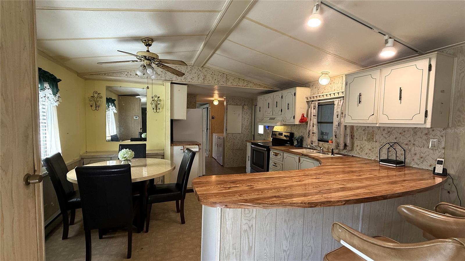 Image 8 of 20 For 28520 Holly Avenue