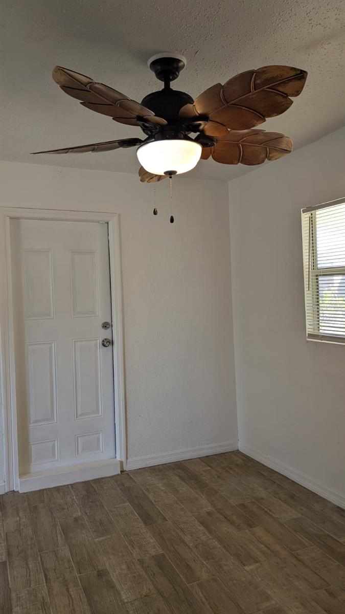 Image 16 of 23 For 4816 Edgemoor Avenue