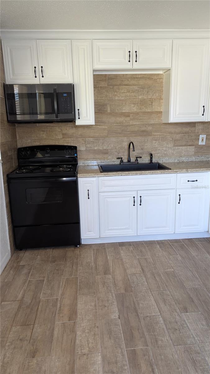 Image 2 of 23 For 4816 Edgemoor Avenue