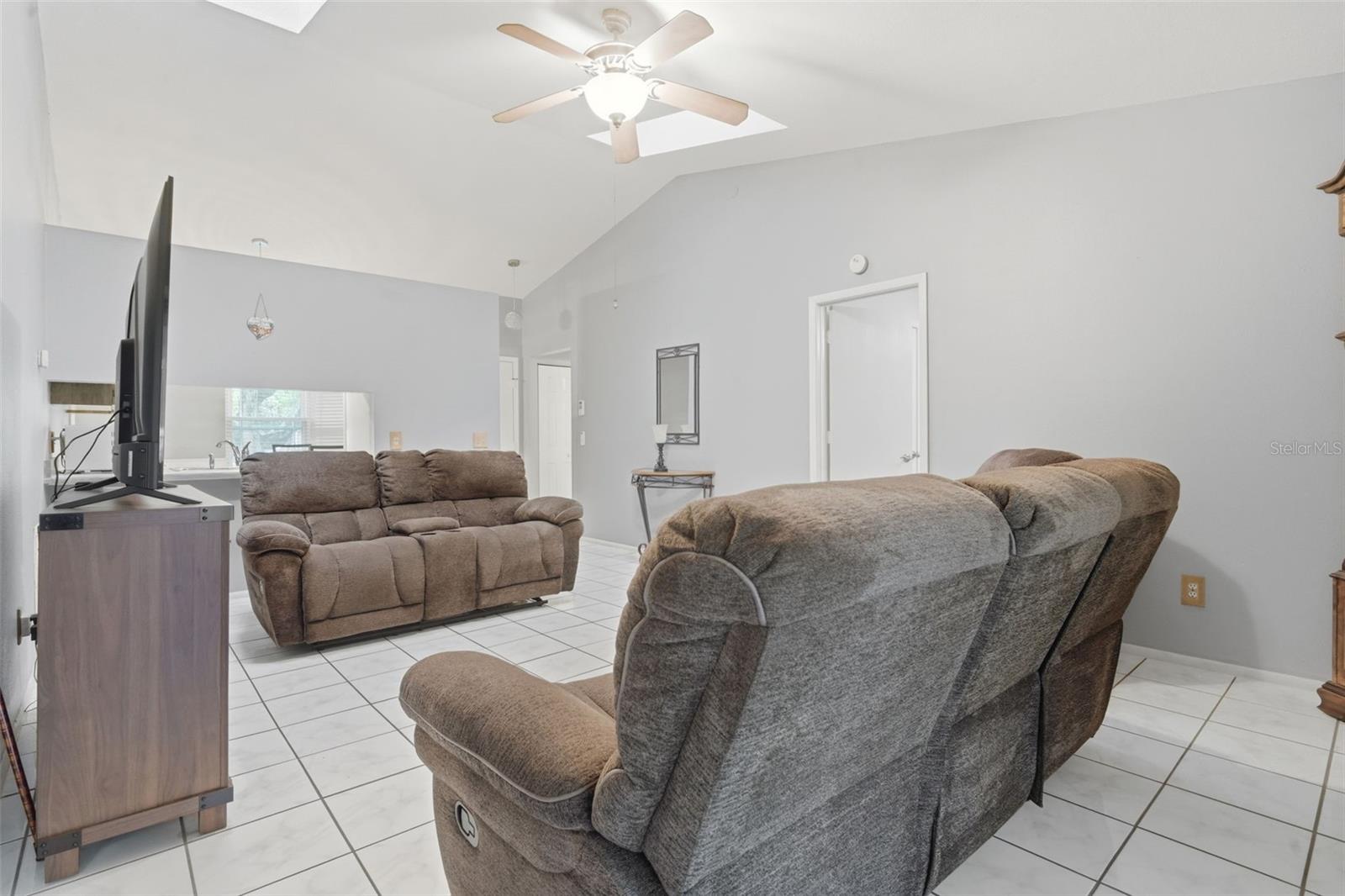 Image 8 of 32 For 61 Floridana Road