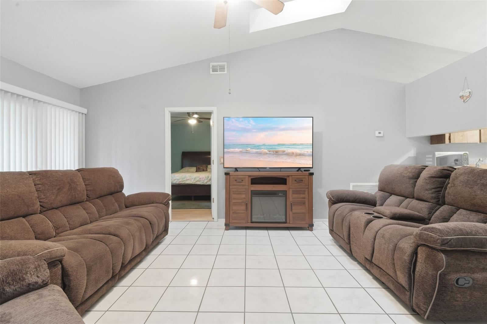 Image 9 of 32 For 61 Floridana Road