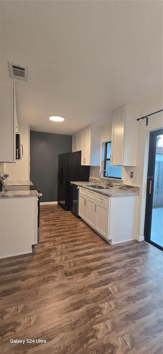 Image 12 of 32 For 6299 Arlington Court 212