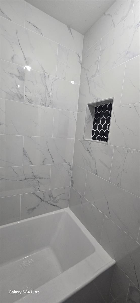 Image 26 of 32 For 6299 Arlington Court 212