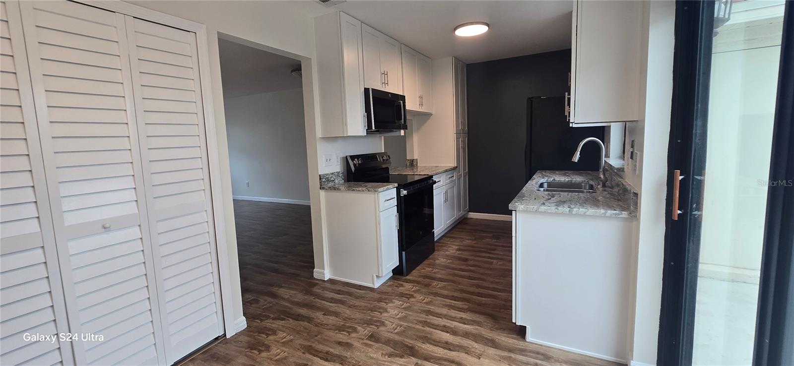 Image 4 of 32 For 6299 Arlington Court 212