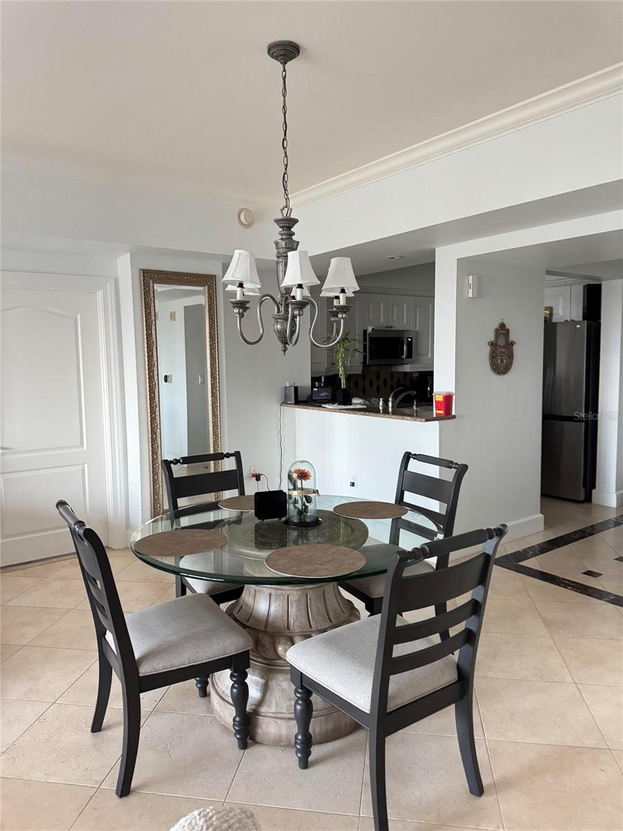 Image 11 of 13 For 7593 Gathering Drive 706