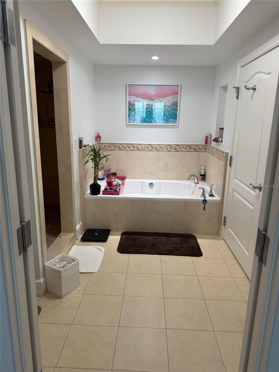 Image 2 of 13 For 7593 Gathering Drive 706