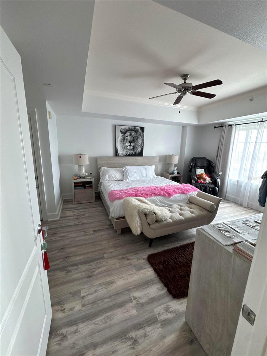 Image 4 of 13 For 7593 Gathering Drive 706