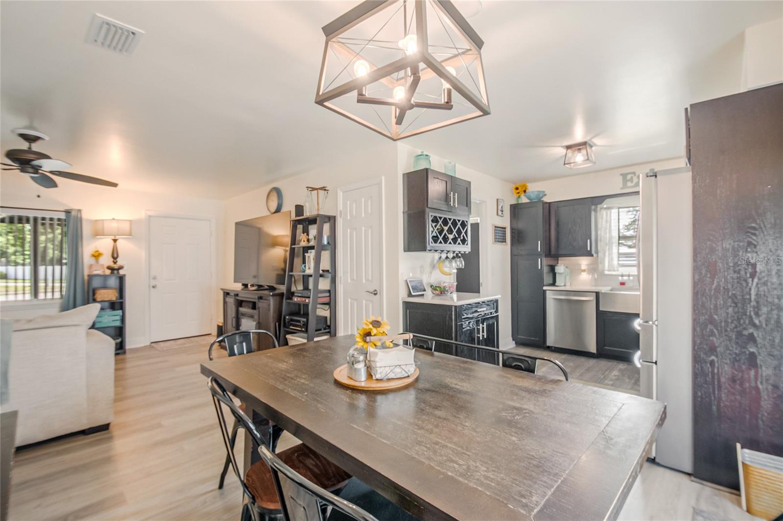 Image 10 of 38 For 2 Lavon Avenue