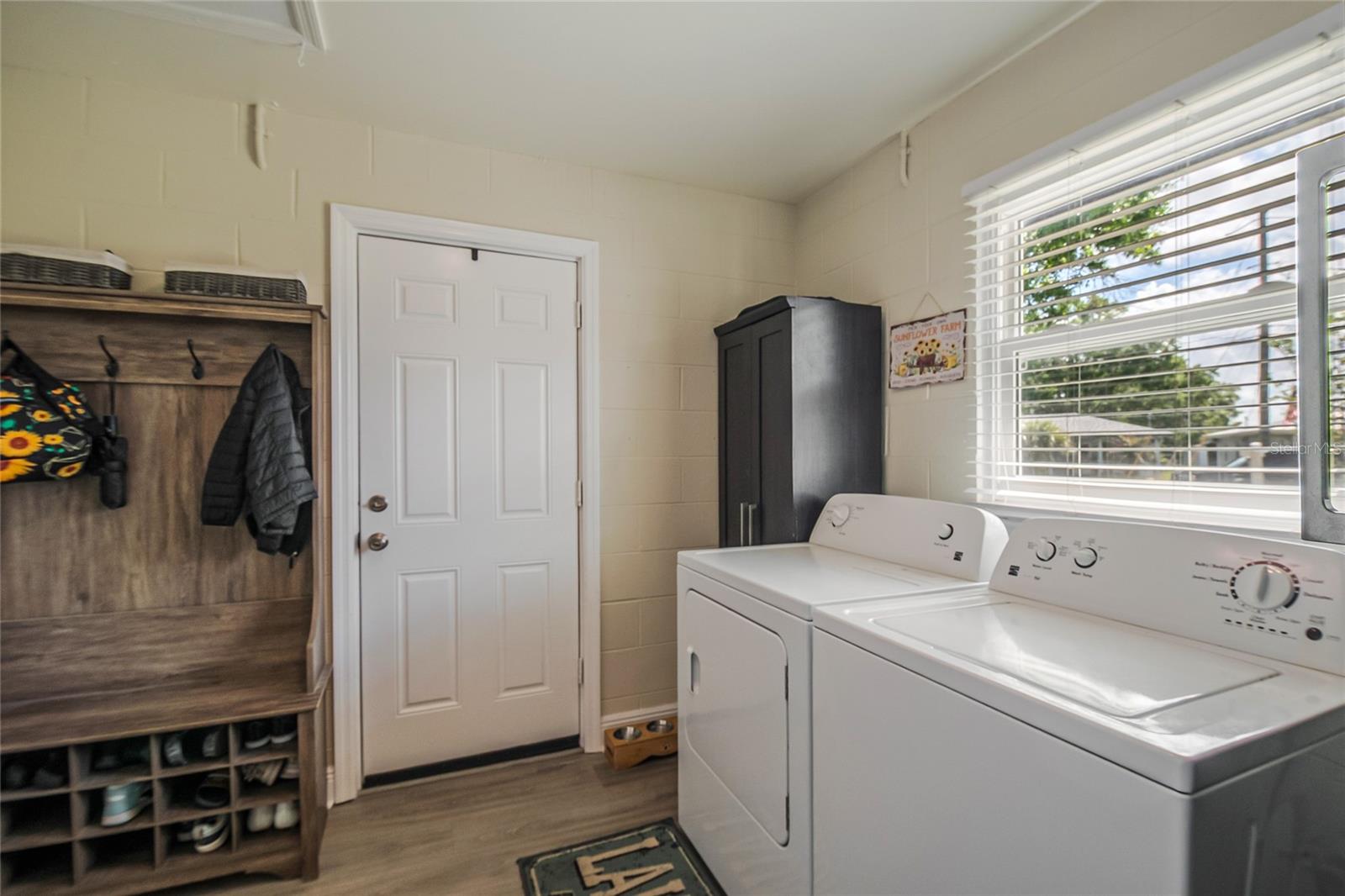 Image 29 of 38 For 2 Lavon Avenue