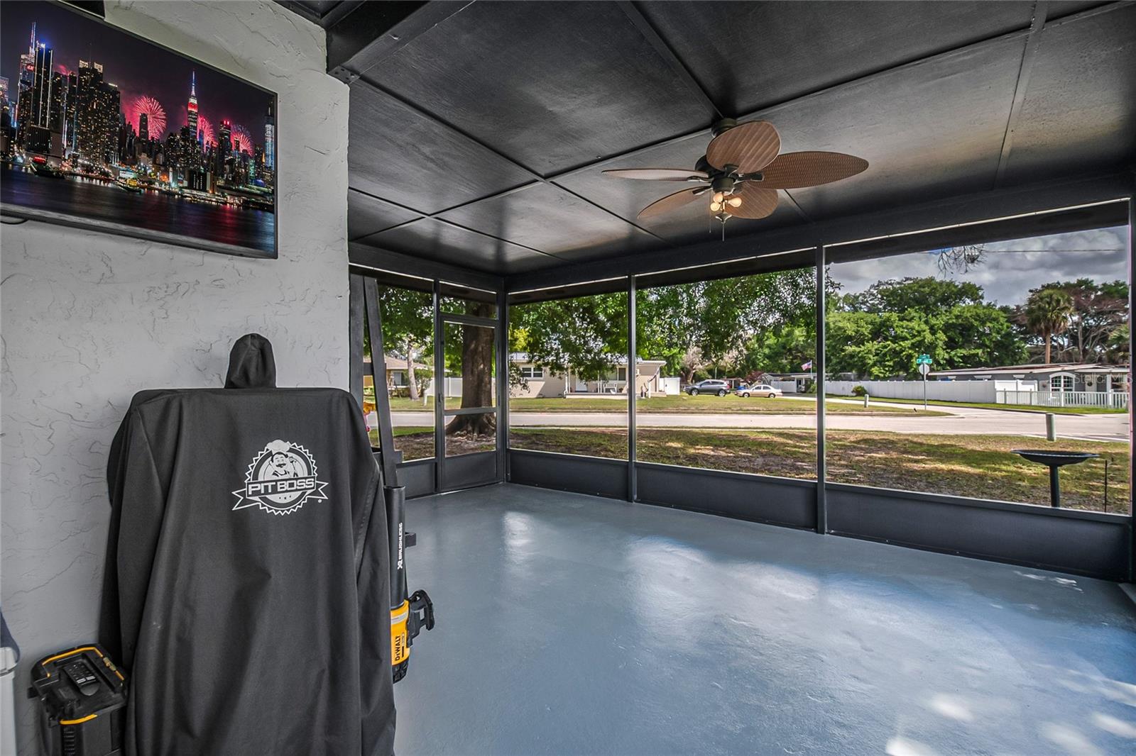 Image 31 of 38 For 2 Lavon Avenue