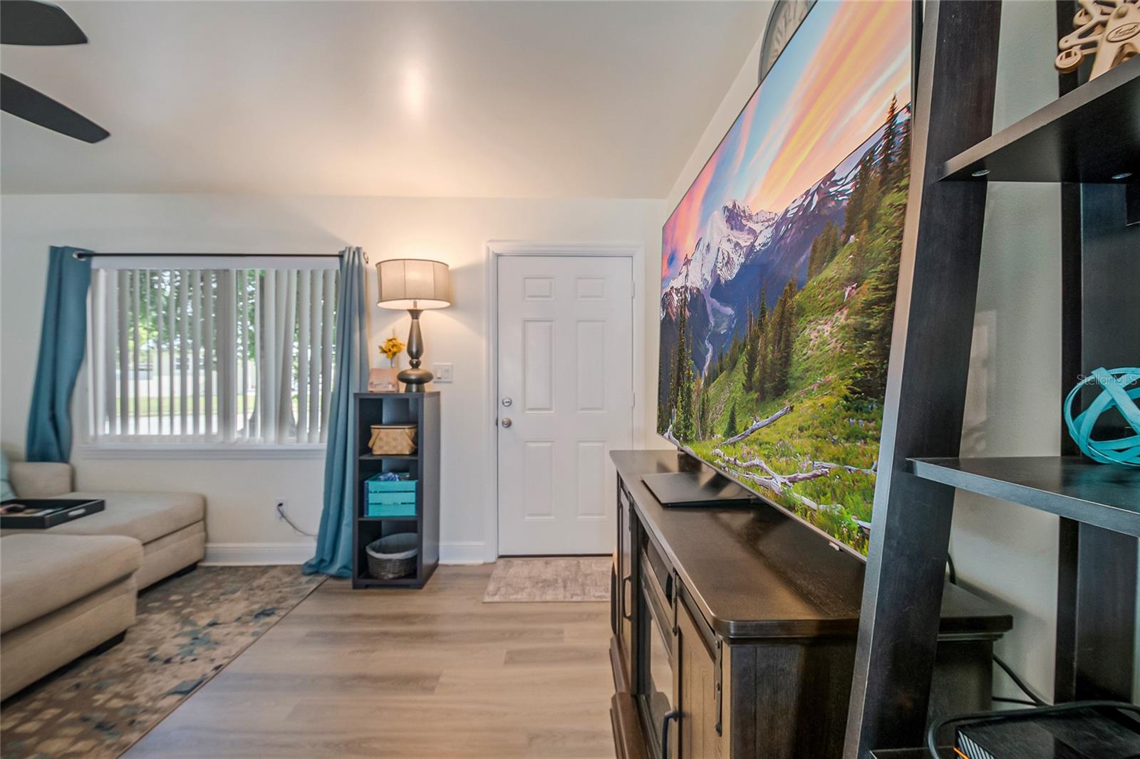 Image 5 of 38 For 2 Lavon Avenue