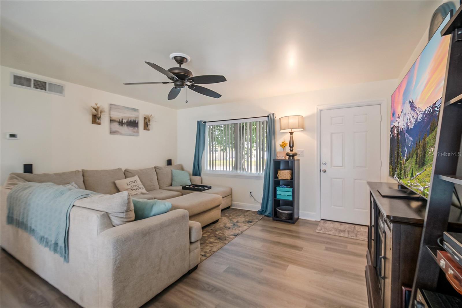 Image 6 of 38 For 2 Lavon Avenue