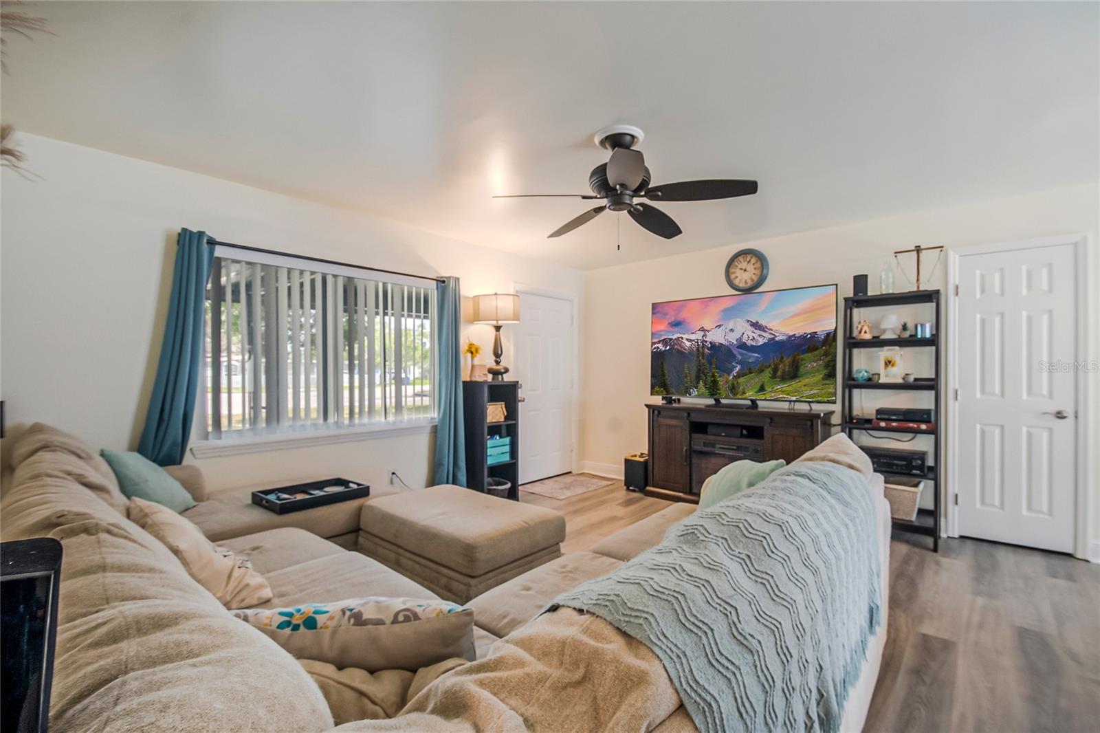 Image 7 of 38 For 2 Lavon Avenue